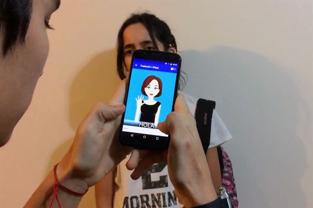 Creó una app de lengua de señas para mejorar la comunicación entre oyentes e hipoacúsicos