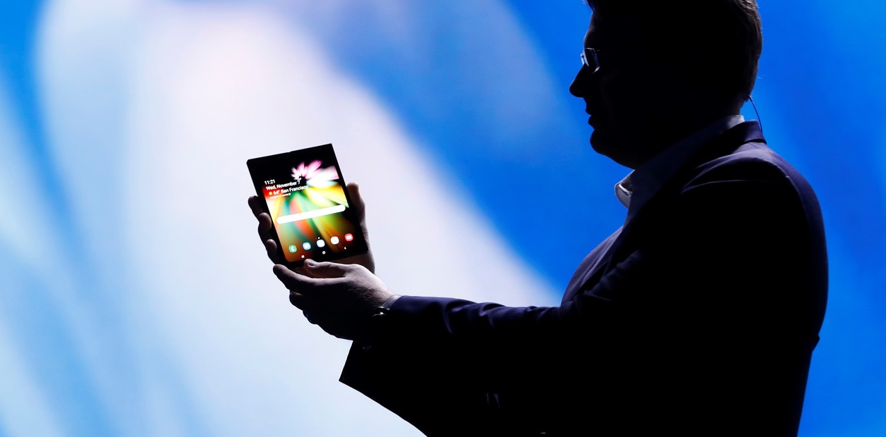 El celular del futuro  Huawei prepara su teléfono plegable y compatible con 5G para competir contra Samsung