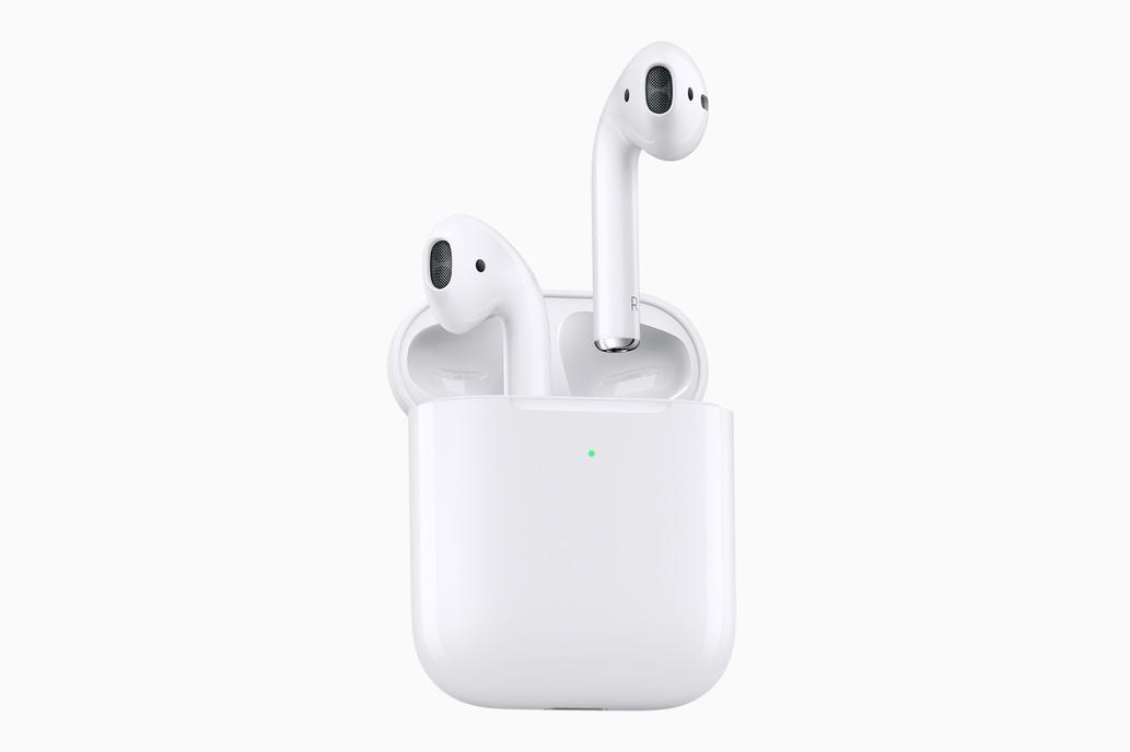 Apple renueva sus auriculares AirPods con más batería y carga inalámbrica