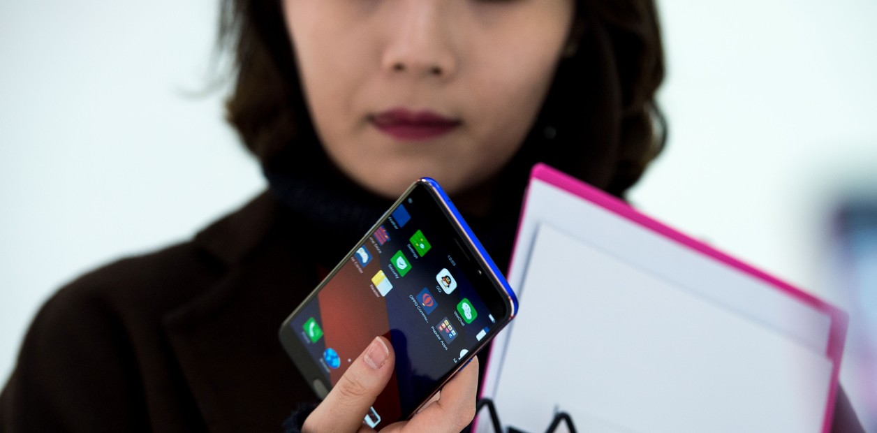 Mobile World Congress 2019: la china Oppo presentó un “súper zoom” para la cámara de su celular